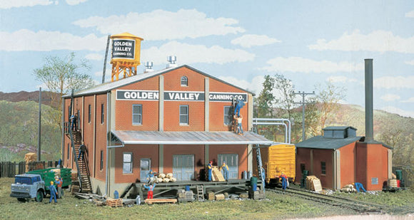 933-3018  -  Golden Valley Canning Co. - HO Scale