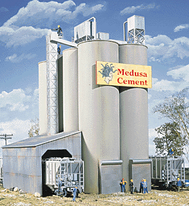 933-3019  -  Medusa Cement Company Kit - HO Scale