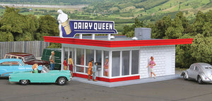 933-3484  -  Vintage Dairy Queen Kit - HO Scale