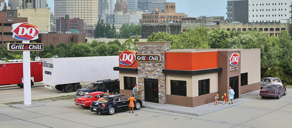 933-3845  -  Vintage Dairy Queen Kit - N Scale