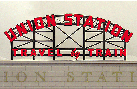 502-3882  -  Anmtd Blbrd Union Station - N Scale