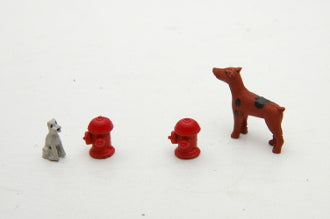 254-144  -  Dogs and Hydrants - HO Scale