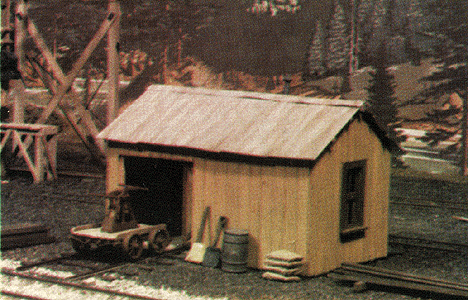 254-32  -  Handcar shed w/car - HO Scale