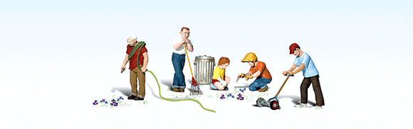 785-1915  -  Lawn Workers 5/ - HO Scale
