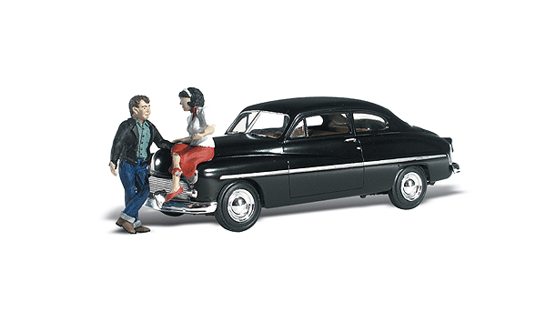 785-5530  -  AutoScene Spoonin/Croonin - HO Scale