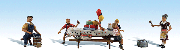 785-1935  -  Backyard Birthday - HO Scale