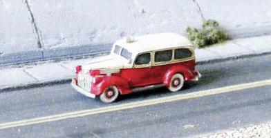 284-57017  -  1941 Ambulance - N Scale