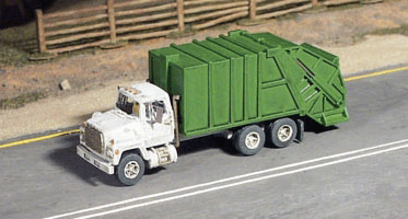 284-53018  -  1980's Garbage Truck - N Scale