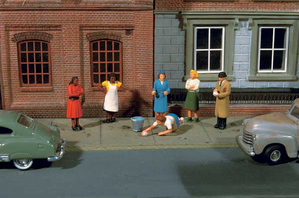 160-33117  -  Sidewalk People 7/ - HO Scale