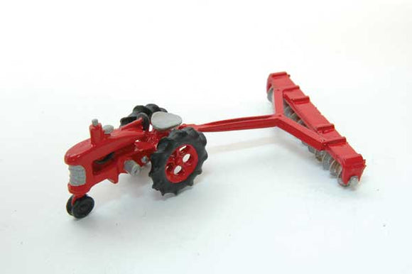 361-343  -  Tractor w/Disc Harrow Kit - HO Scale