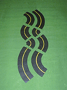 406-203  -  Curved roadway Yllw - HO Scale