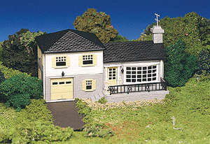 160-45213  -  Split-Level House Kit - HO Scale