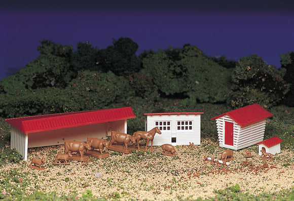 160-45152  -  Farm Bldngs w/Animals Kit - HO Scale
