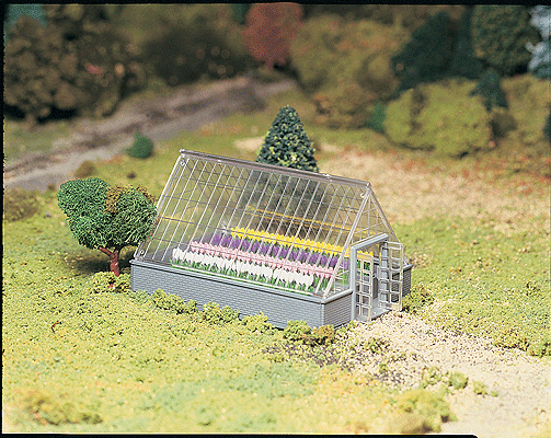 160-45615  -  Greenhouse w/Flowers Kit - O Scale