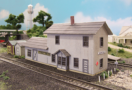 184-78  -  2-Story depot - N Scale