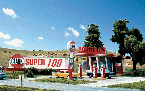 184-87  -  Clark Oil Gas Station - N Scale