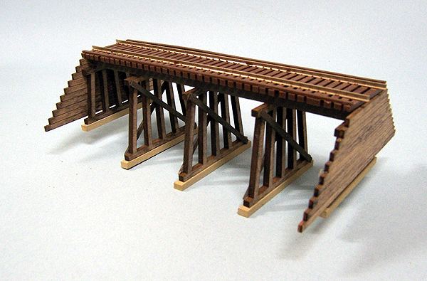 184-171  -  Pile & frame trestle kit - HO Scale