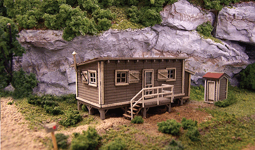 184-2000  -  Joe's Cabin w/Outhouse - HO Scale