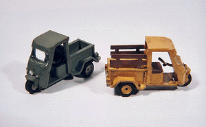 361-924  -  Cushman Trucksters 2/ - HO Scale