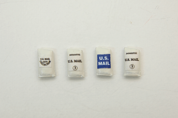 361-709  -  Custom US Mail Sacks 4/ - HO Scale