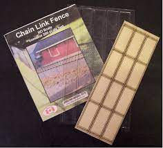 OMK-1071  -  Chain Link Fence 4 sections - HO Scale